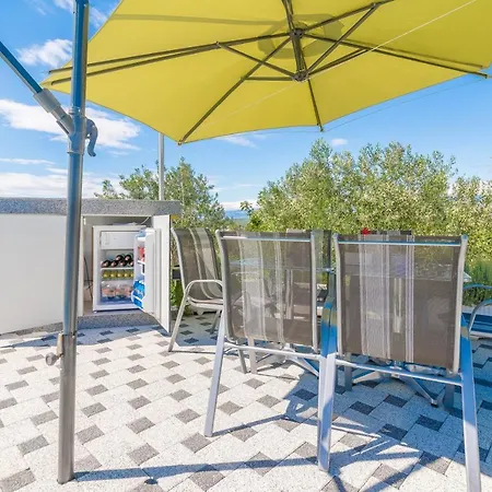 2000 Sqm Fully Fenced Estate, House Nika *