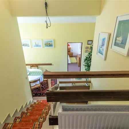 Dom wakacyjny 2000 Sqm Fully Fenced Estate, House Nika