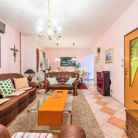2000 Sqm Fully Fenced Estate, House Nika Dom wakacyjny